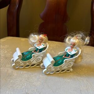 Mattel Christmas Barbie in sleigh retro 1995 McDonald’s toy, set of 2
